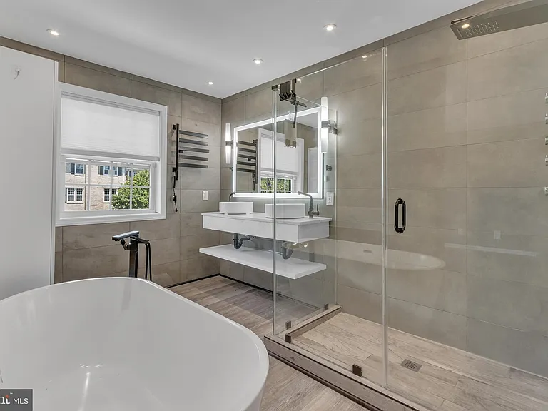 8247 Clifton Farm Ct — Photo 9