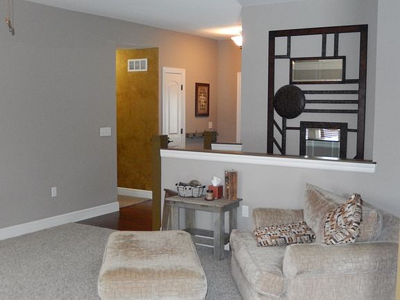 4th image of 425 Stone Grove Dr