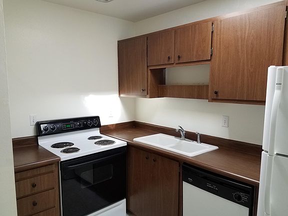 5th image of 1055 Baywood Dr
