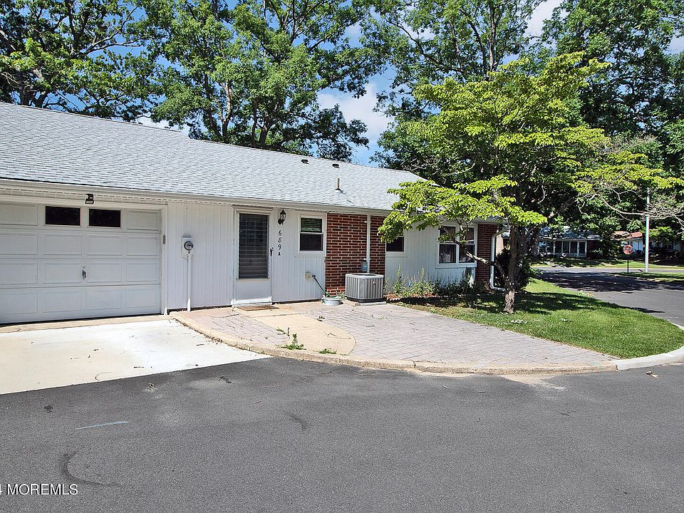 1st image of 689A Plymouth Drive