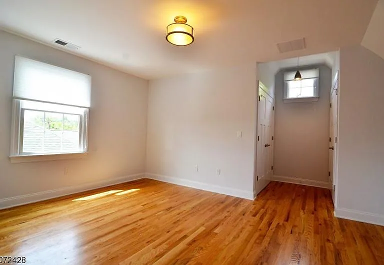 24 Blaine St #A — Photo 8