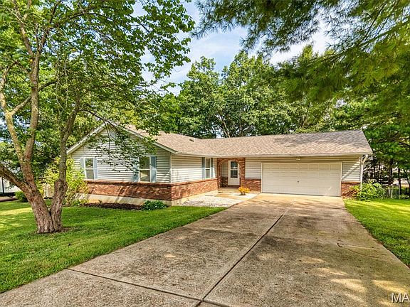 2nd image of 6131 Barrington Oaks Dr