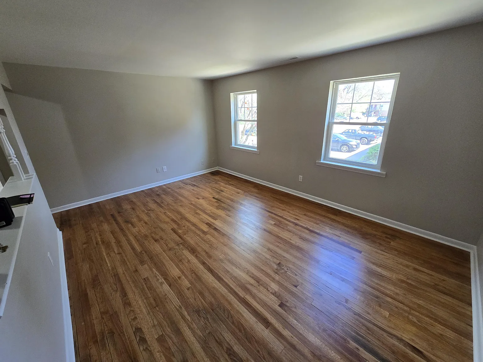 2 bed, 1.0 bath, 828 sqft, $1,045 — Photo 2