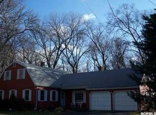 2289 N Carriage Ln, Port Clinton, OH 43452