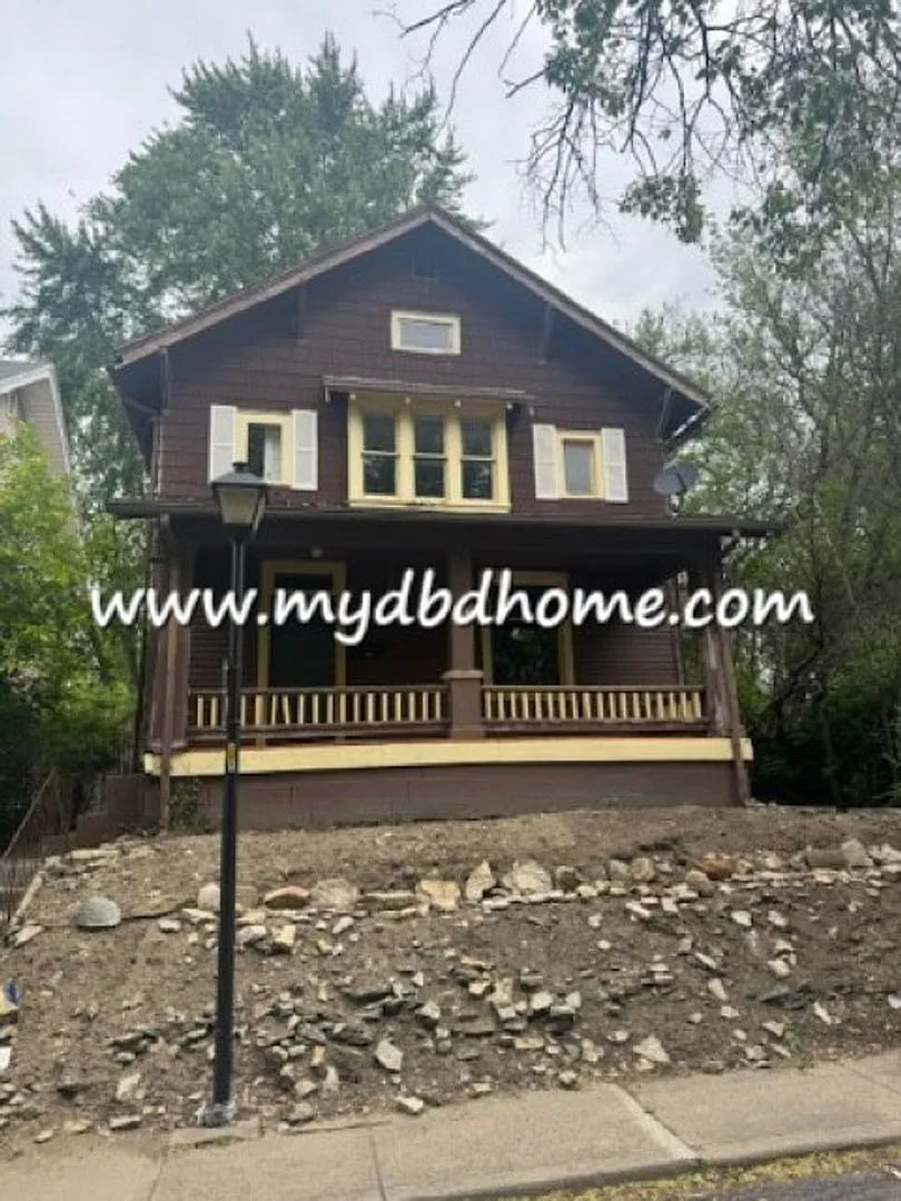414 Rose Ln photo 1