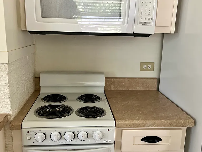 4215 Coffee Dr SW — Photo 4