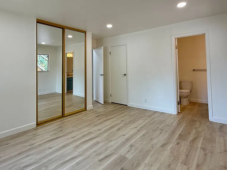 390 Howard Dr — Photo 14