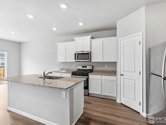 4th image of 1051 Long Meadows St