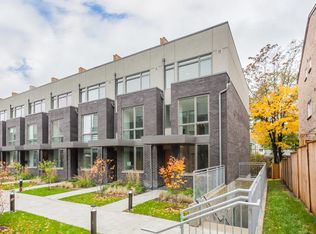 50 Curzon St TOWNHOUSE 203, Toronto, ON M4M 0C2