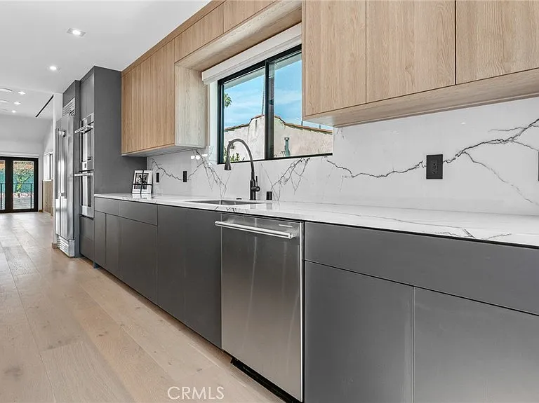 514 W Washington Blvd — Photo 9
