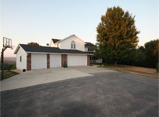 2536 155th Ave, Decorah, IA 52101