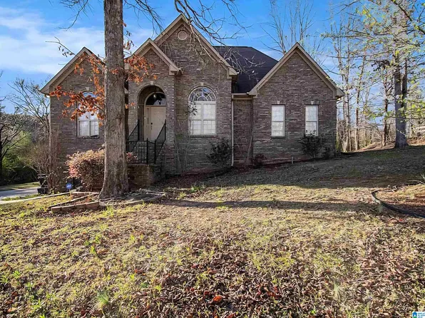927 Bending Creek Dr, Bessemer, AL 35023