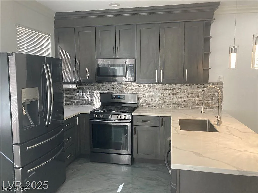 2 bed, 2.0 bath, 892 sqft, $1,495 — Photo 4