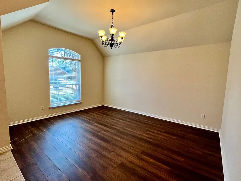 921 Raleigh Path Rd — Photo 7