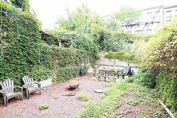 1st image of 254 Menahan St APT 1