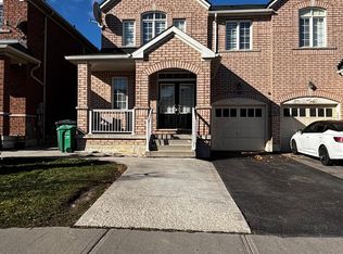 8 Daden Oaks Dr, Brampton, ON L6P3R8