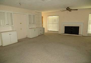 2nd image of 23 Gulf Manor Dr
