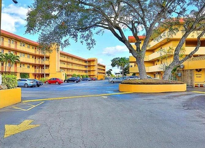 1st image of 445 NE 195th St APT 326