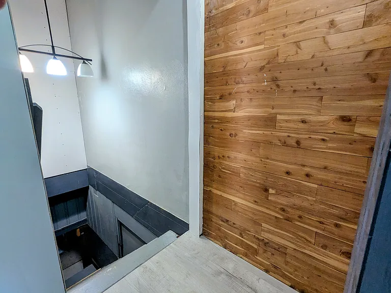 631 E Sherman St — Photo 2