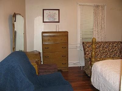 2nd image of 913 Kentucky Ave