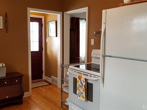 5th image of 719 Fairbanks St