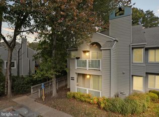 11709 Summerchase Cir APT D, Reston, VA 20194