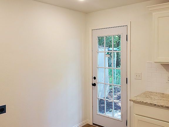 3rd image of 6509 Oriole Cir