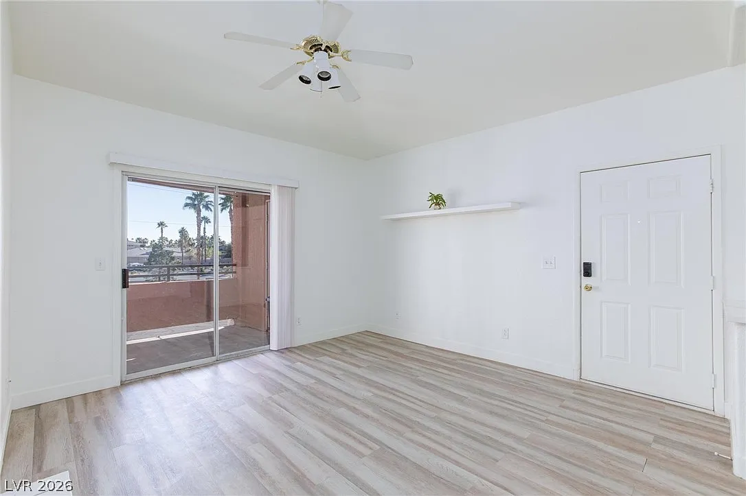 Building Photo - 7701 Himalayas Ave #204