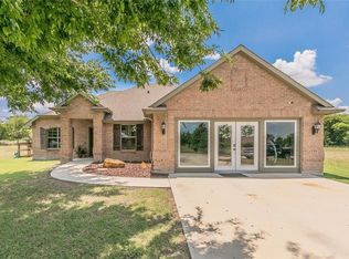 701 Lanai Dr, Runaway Bay, TX 76426