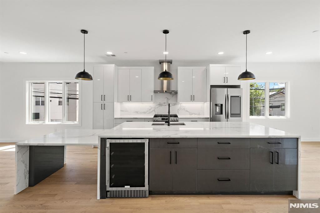501 Saint Pauls Ave, Cliffside Park, NJ - View 3