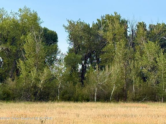 5th image of 1940 River Edge Ln