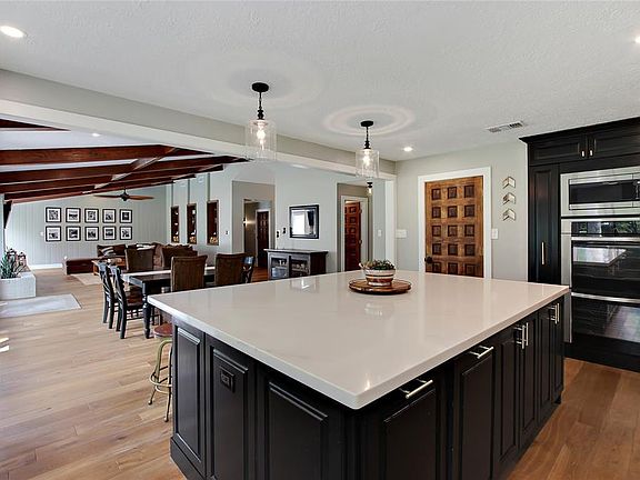 2nd image of 707 Cowards Creek Dr
