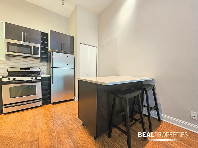 2200 N Clark St — Photo 46