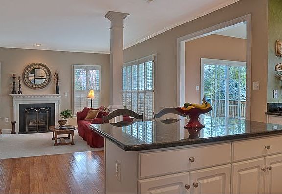 5th image of 47307 Westwood Pl