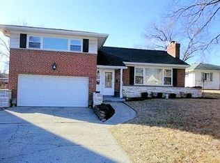 3953 Race Rd, Cincinnati, OH 45211