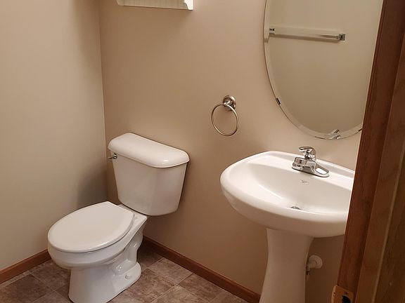 5th image of 433 Frederick Cir