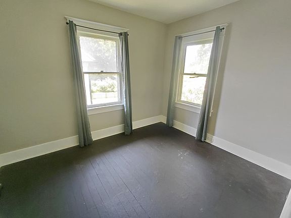 3rd image of 318 S 15th St