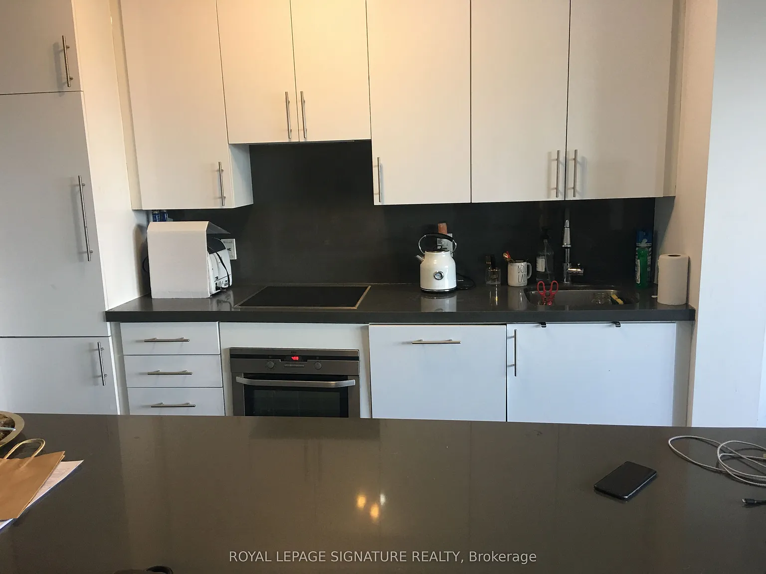 Queen & Portland Condos — Photo 4