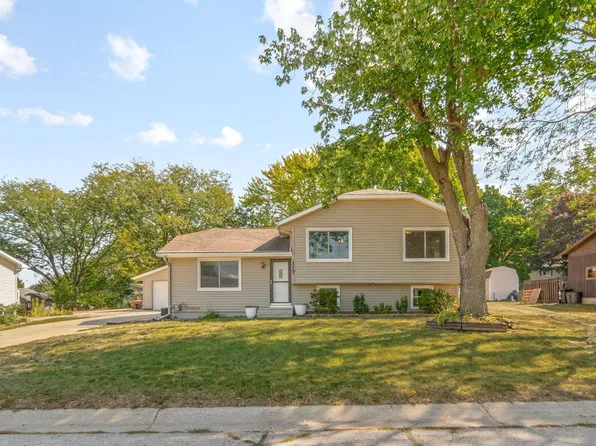 117 Celeste St, Hudson, IA 50643