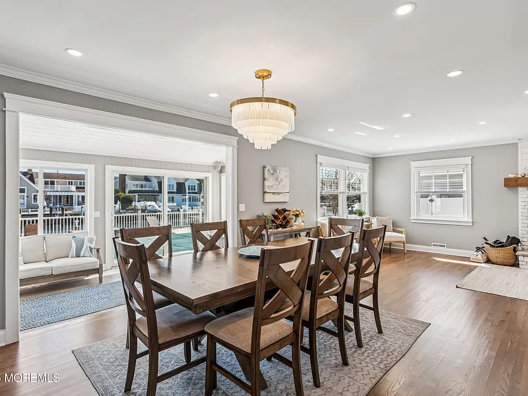 242 Curtis Point Dr — Photo 11