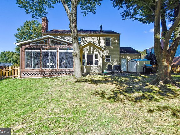 2nd image of 5529 Shooters Hill Ln