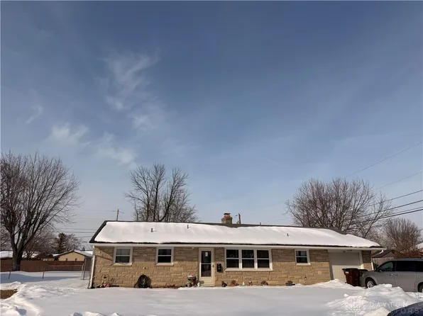 322 Lang Ct, Englewood, OH 45322