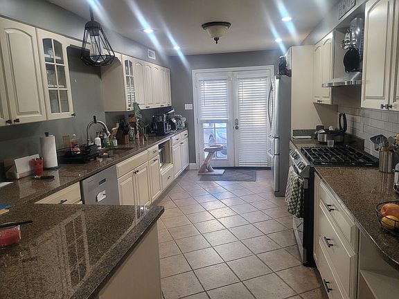 5th image of 1411 Patapsco St