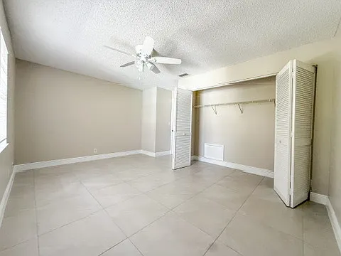 1515 N Federal Hwy — Photo 22