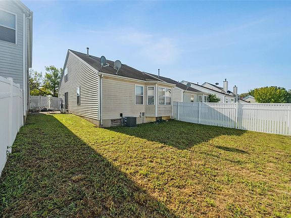 2nd image of 1203 Garden Village Dr