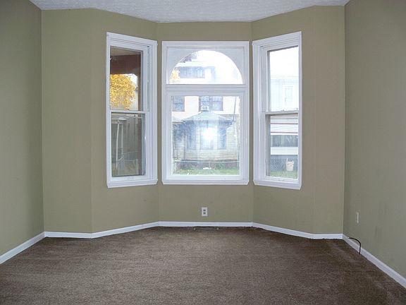 5th image of 861 Wilson Ave