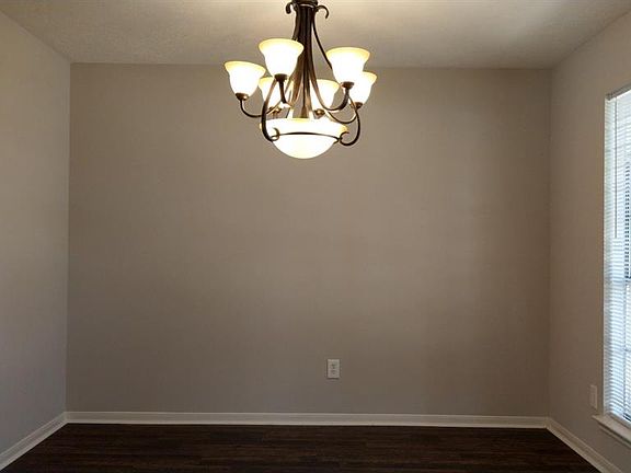 4th image of 24027 Whitefield Ln