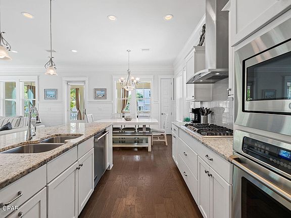 4th image of 85 Clipper St