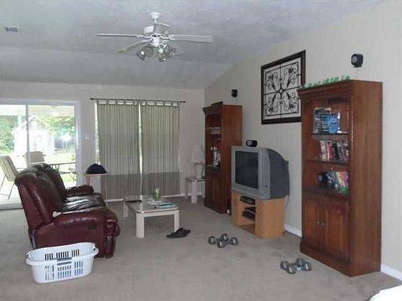 5th image of 1520 Oak Dr