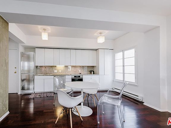 3rd image of 109 N Sycamore Ave APT 204